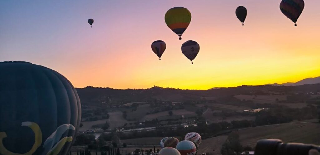 Umbria Balloon Festival: tornano le mongolfiere nei cieli umbri 2 Umbria Balloon Festival tornano le mongolfiere nei cieli umbri, decollo all'alba