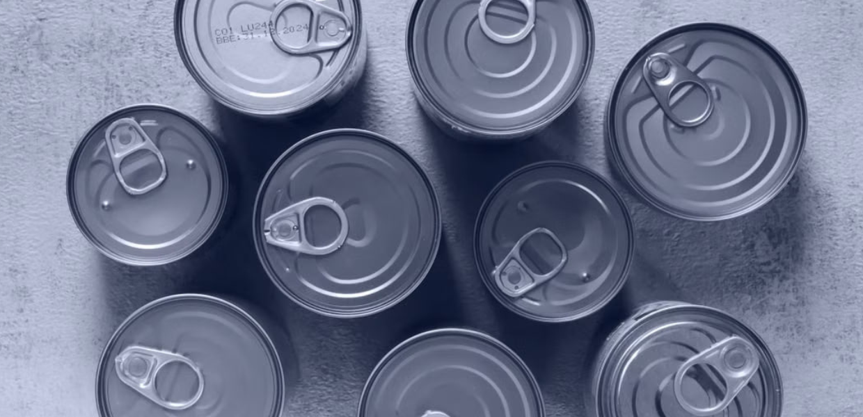 Il bisfenolo nelle lattine c’è ancora: la rivista tedesca ÖKO-TEST ha trovato la sostanza in 42 campioni su 52 analizzati. Tra i marchi anche alcuni reperibili in Italia come Sprite, Bonduelle e Dole.