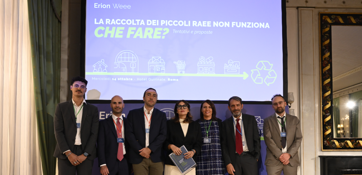 Rifiuti, la raccolta dei piccoli RAEE è ferma al 17%